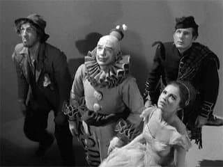 Five strangers trapped in a secret place